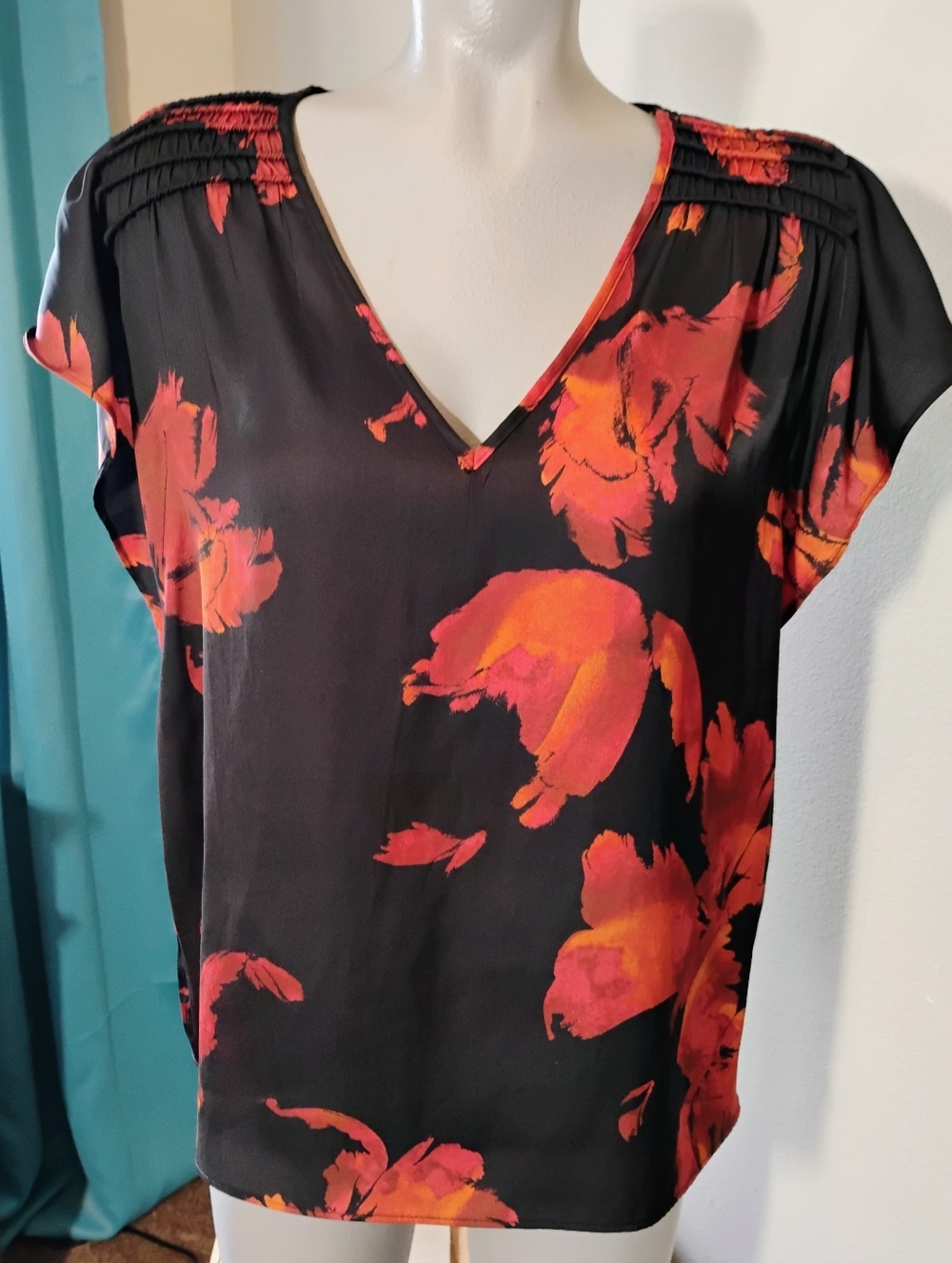 🆕 Nine West, V Neck Blouse, Medium